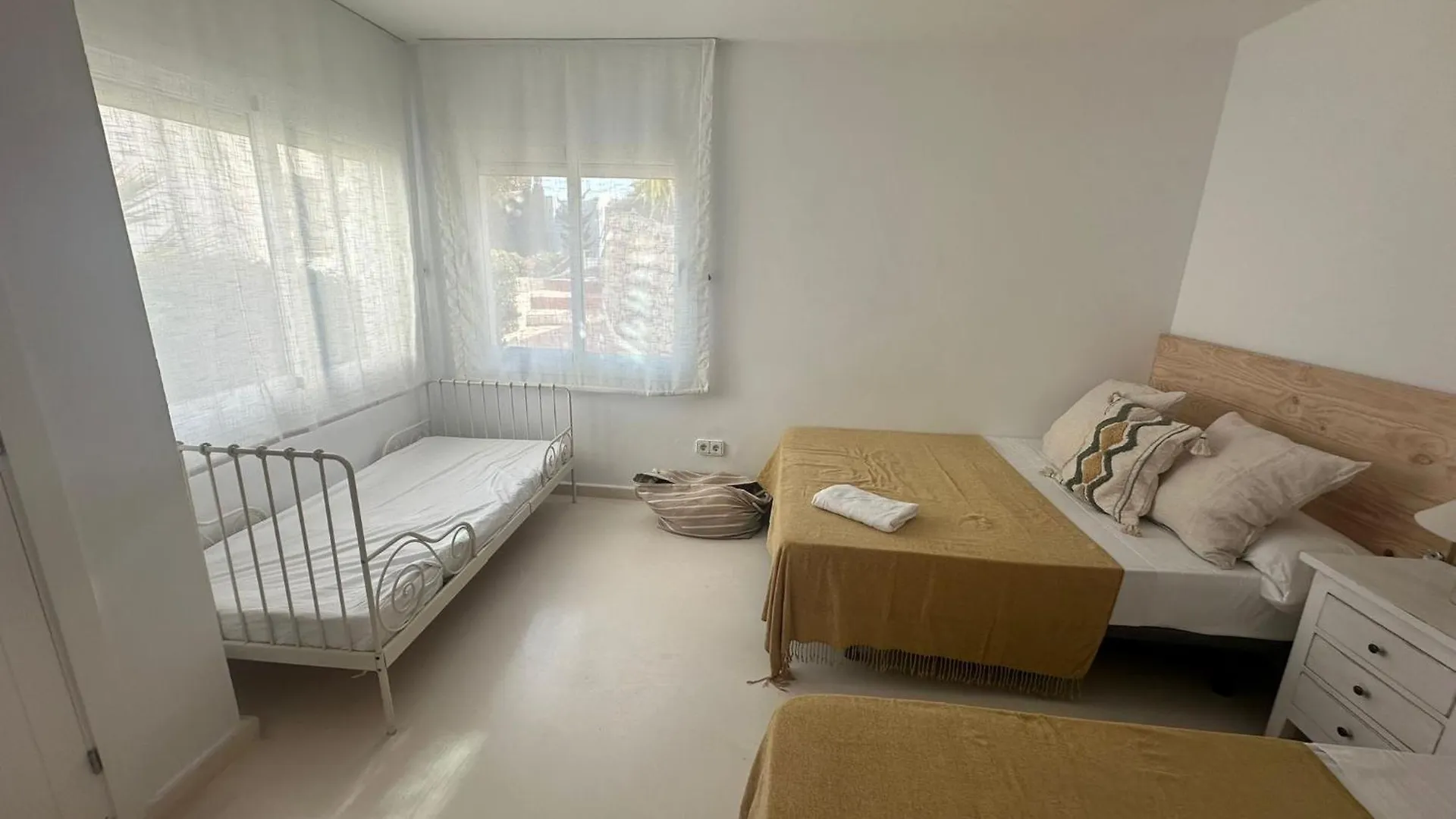 Villa De Lujo En Ibiza Roca Llisa